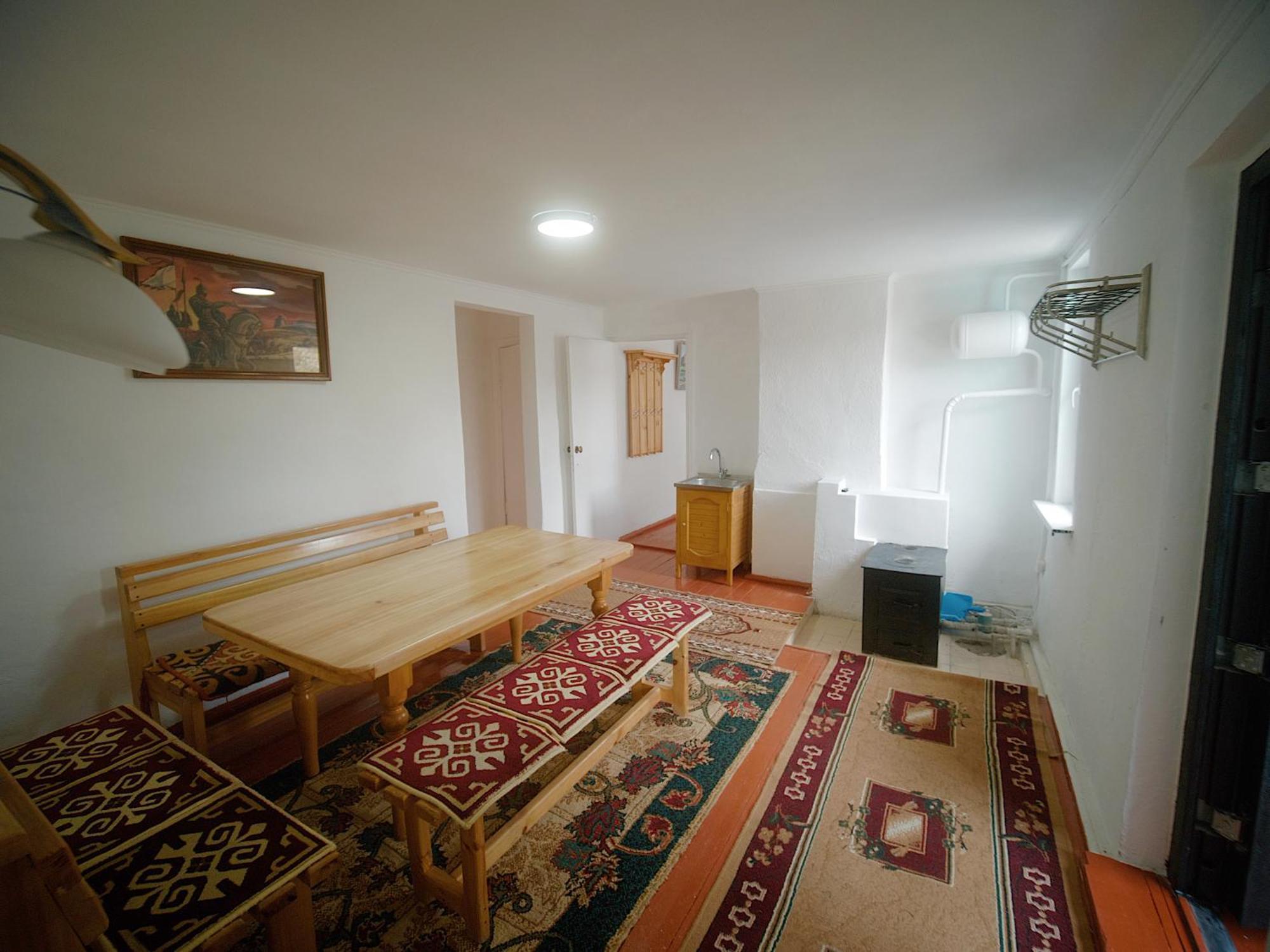 Guesthouse Alakol Karakol Esterno foto