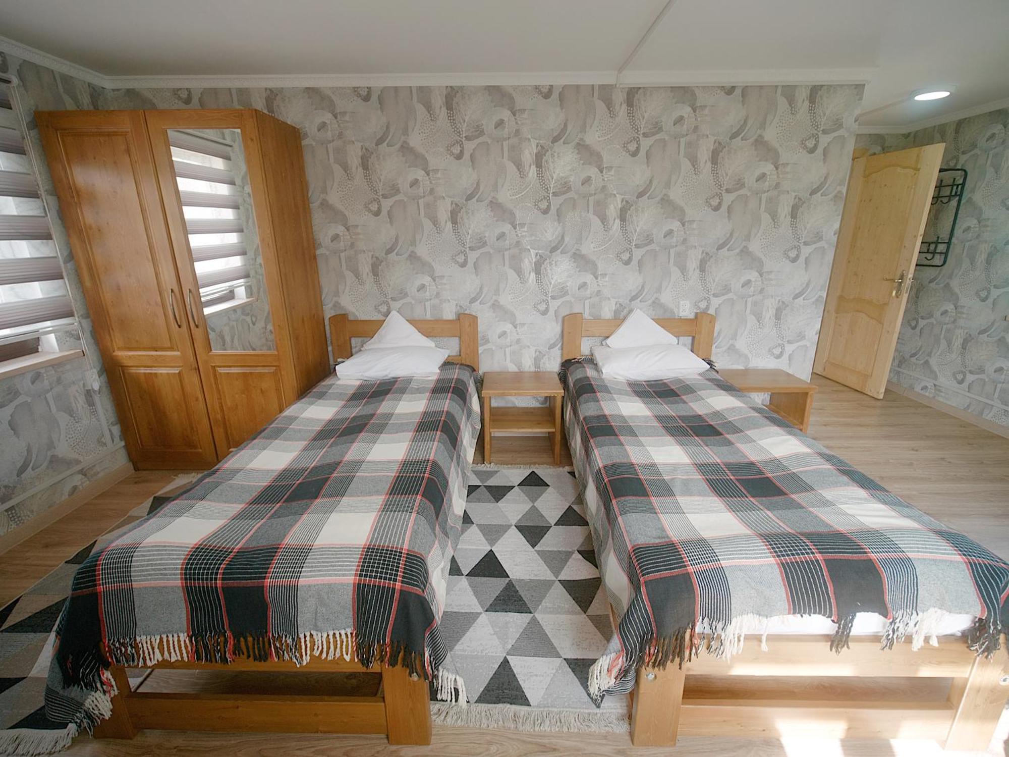 Guesthouse Alakol Karakol Esterno foto