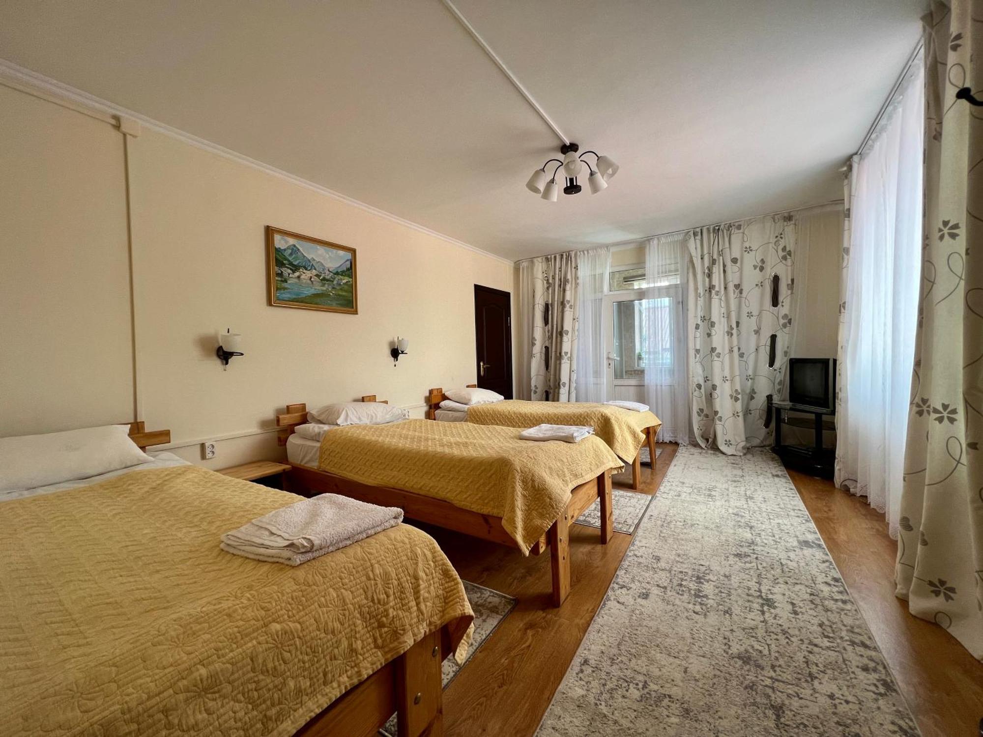 Guesthouse Alakol Karakol Esterno foto